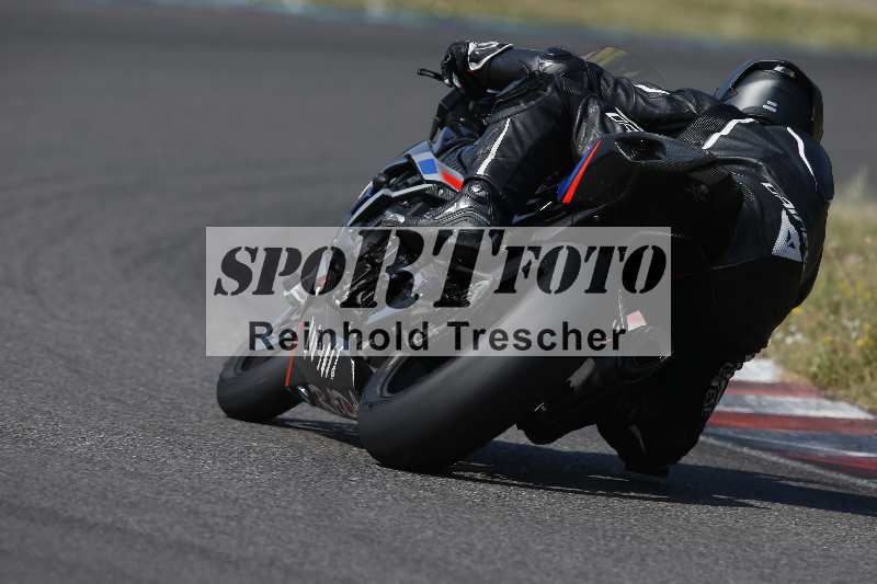 /Archiv-2023/28 05.06.2023 Moto Club Anneau du Rhin/rouge-expert/unklar